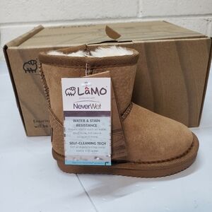 Kids chestnut boots stain and water resistance size 5-10C